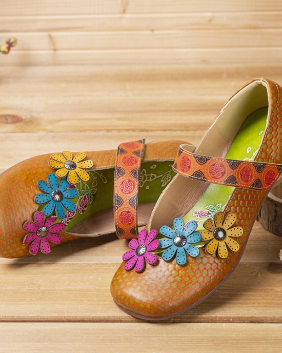 SOCOFY Flowers Decor Dot Printed Cowhide Leather Retro Ankle Strap Hook Loop Comfy Casual Flat Shoes SOCOFY Flowers Decor Dot Printed Cowhide Leather Retro Ankle Strap Hook Loop Comfy Casual Flat Shoes